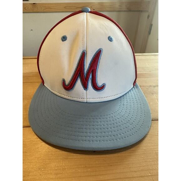 Under Armour Other - Under Armor UA Hockey Hat Unknown Team Style# UA604 size 7 1/4 red blue white
